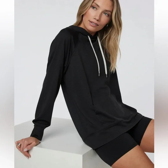 VUORI - HALO OVERSIZED HOODIE - Picture 1 of 8